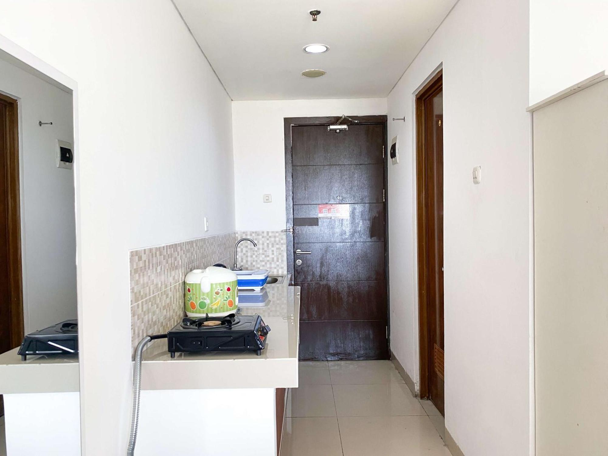 Warm And Comfy Studio At Enviro Apartment By Travelio Cikarang Extérieur photo