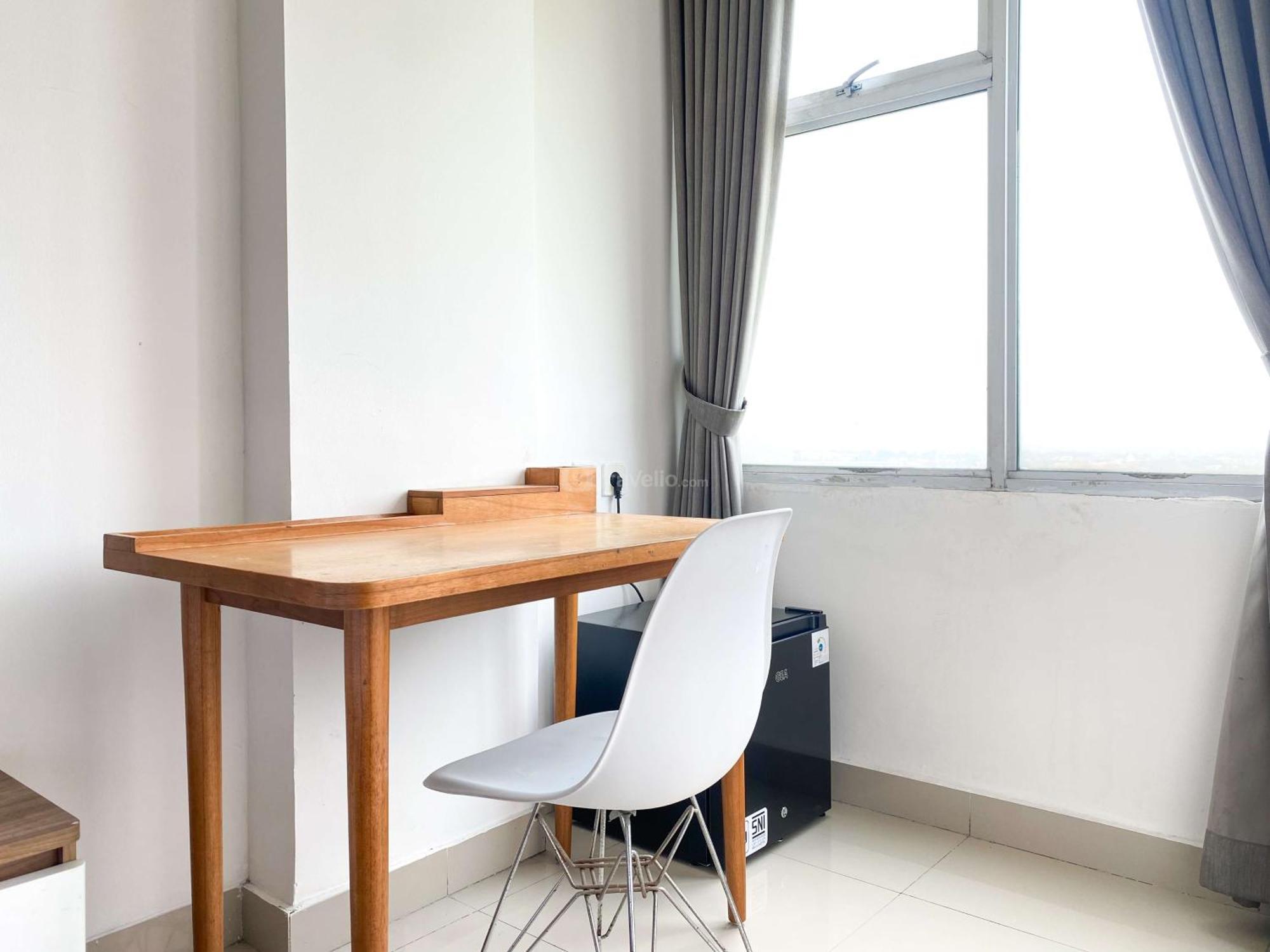 Warm And Comfy Studio At Enviro Apartment By Travelio Cikarang Extérieur photo